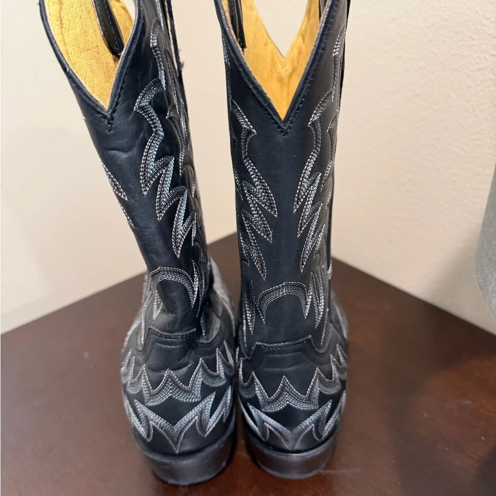 Classic Black Western Leather Cowboy Boots - Women's Ankle Booties - Picture 9 of 9